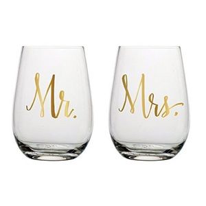 Mr. & Mrs. Wine Glass Set